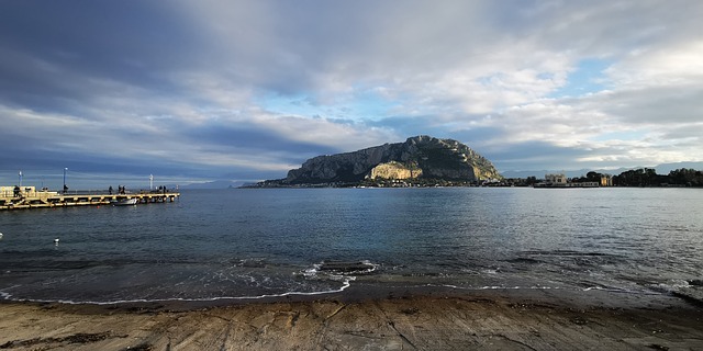 Pláž v meste Palermo